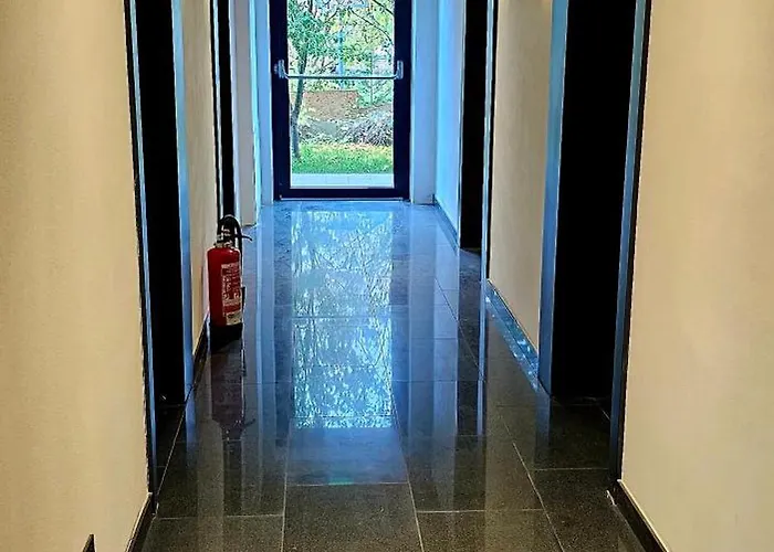 Hira Boarding מלון דירות 3*