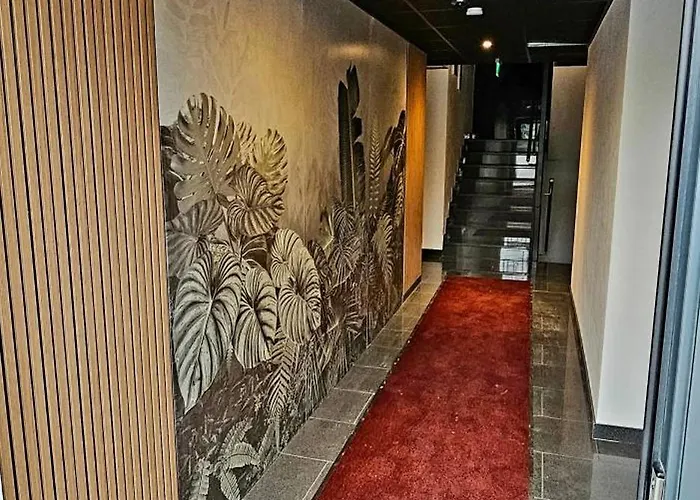 Ξενοδοχείο με διαμερίσματα Hira Boarding