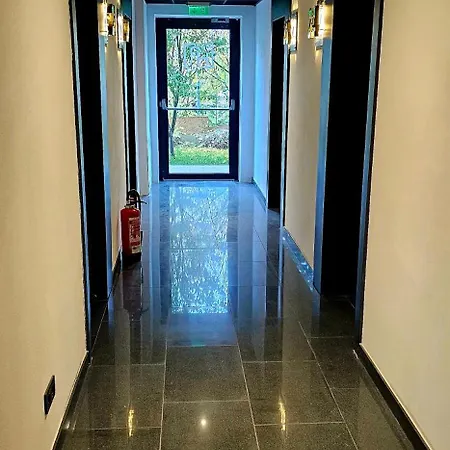 Hira Boarding شقة فندقية *