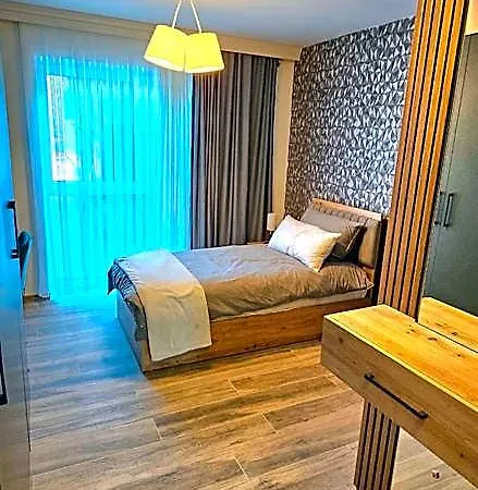 Hira Boarding Aparthotel 3*