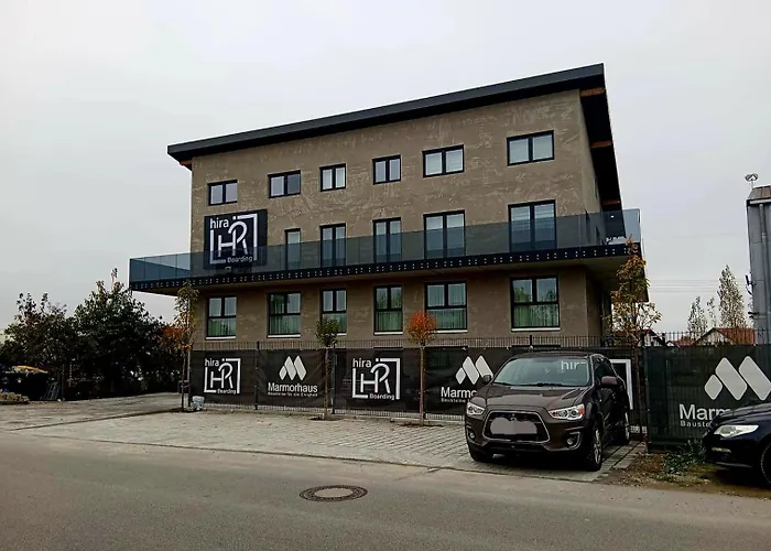 Hira Boarding 3* דינגולפינג